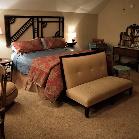 The Hiding Place Bed And Breakfast-3